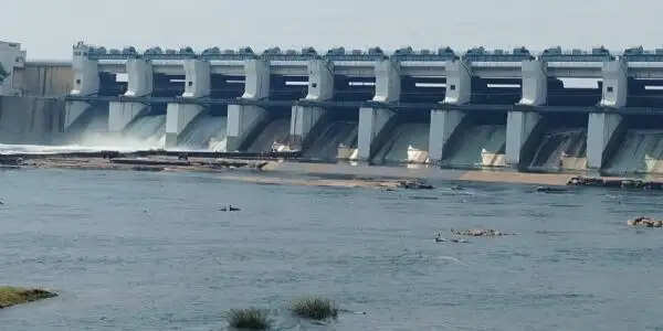 गंगरेल बांध के खुले दो गेट, 5580 क्यूसेक पानी से तर होंगे गांव