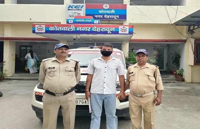 दून अस्पताल में चिकित्सकों को धमकाने वाला गिरफ्तार