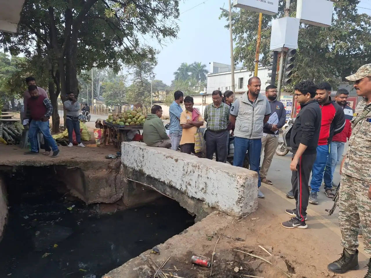 जगदलपुर : विशेष सफाई अभियान के पहले दिन सफाई कार्यों का कलेक्टर ने लिया जायजा