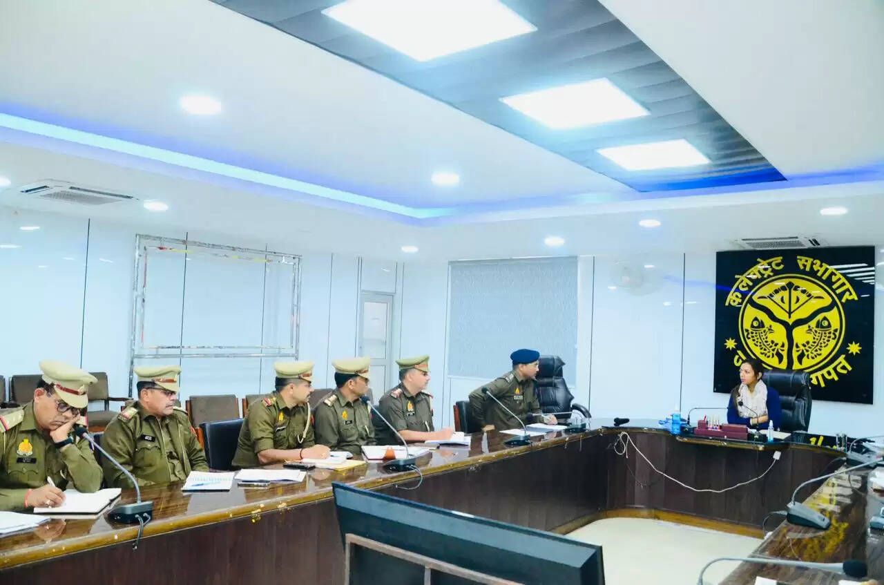 अवैध खनन पर सख्त कार्रवाई करे टास्क फोर्स :जिलाधिकारी