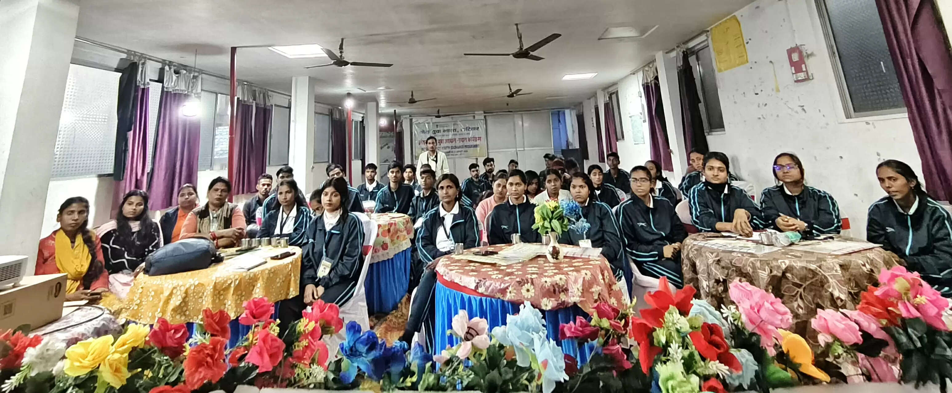 अंतर जिला युवा आदान-प्रदान कार्यक्रम में व्यक्तित्व विकास और रोजगार पर बल