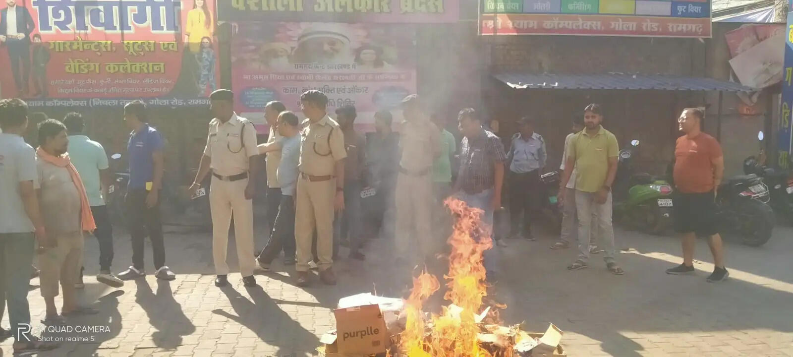 फायर सर्विस टीम ने दी आग से बचाव की जानकारी