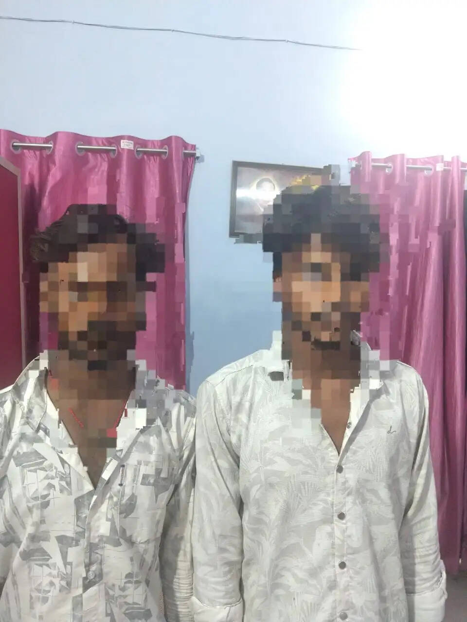 सारण पुलिस ने डकैती और पोक्सो एक्ट में फरार तीन आरोपितों को किया गिरफ्तार