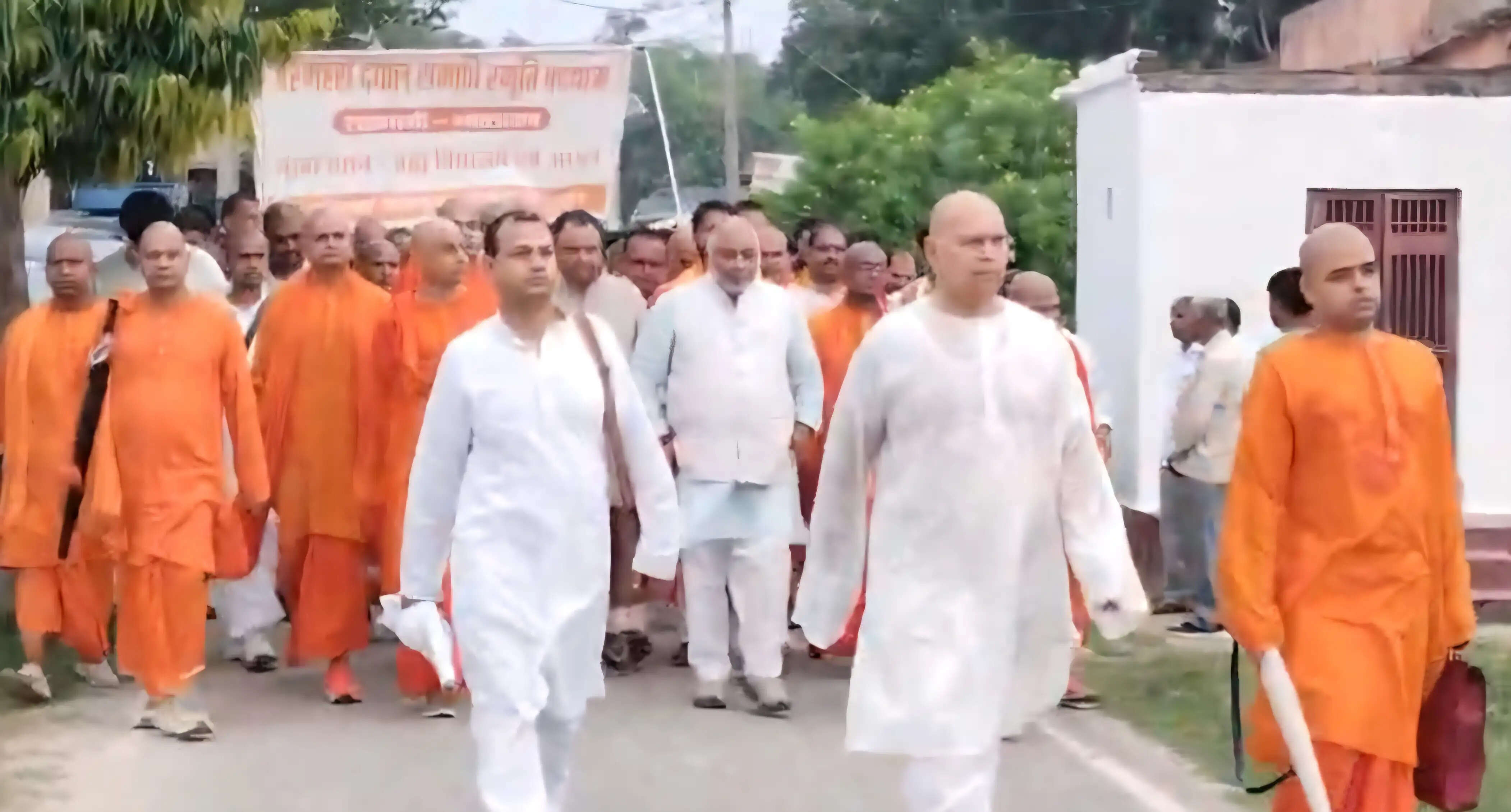 संत परमहंस दयाल की स्मृति में छपरा में निकली पदयात्रा