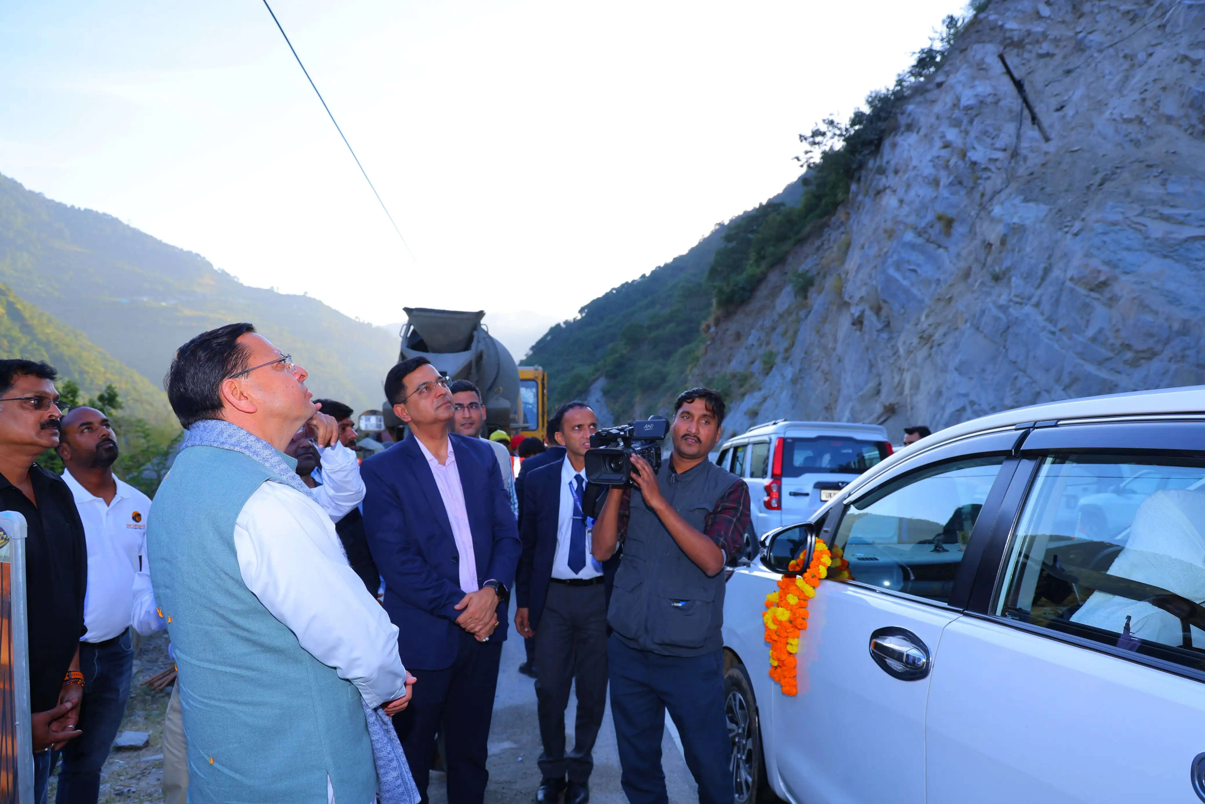 एक नवंबर तक प्रदेश की सड़कें होंगी गड्ढा मुक्त: धामी
