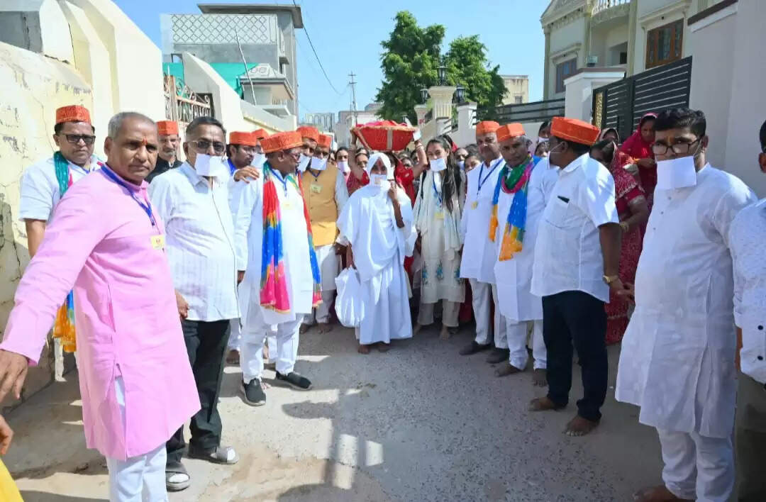 15 मुमुक्षुओं ने ग्रहण की जैन भागवती दीक्षा