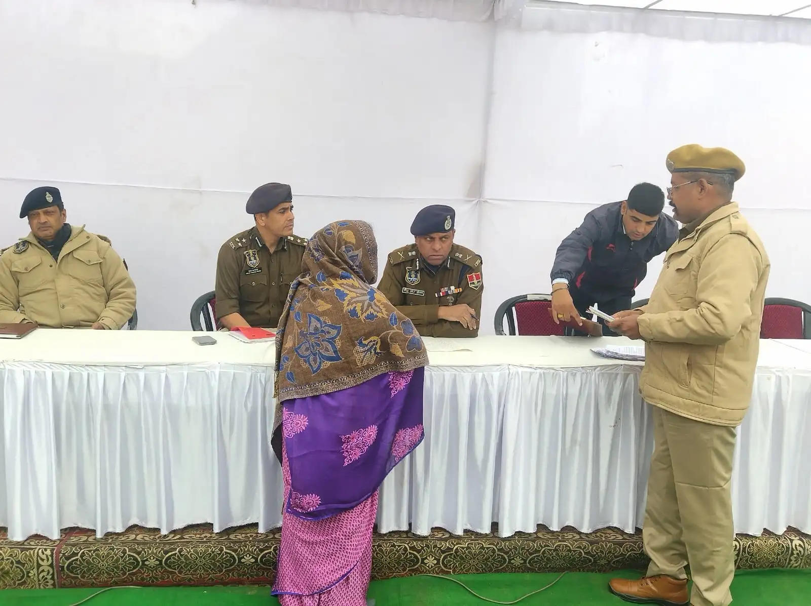 जयपुर पुलिस कमिश्नर ने जनसुनवाई कर पीड़ितों को दी राहत