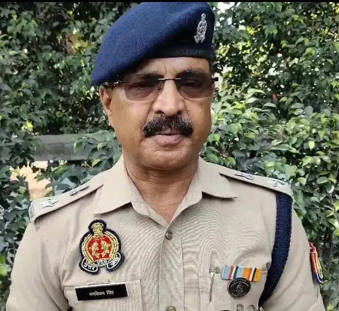 पीतल व रियल स्टेट कारोबारी के घर लूट में दो आरोपित मुठभेड़ में गिरफ्तार