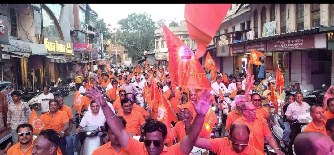 वाहन रैली और ध्वजारोहण के साथ श्री अग्रसेन जयंती महोत्सव शुरू