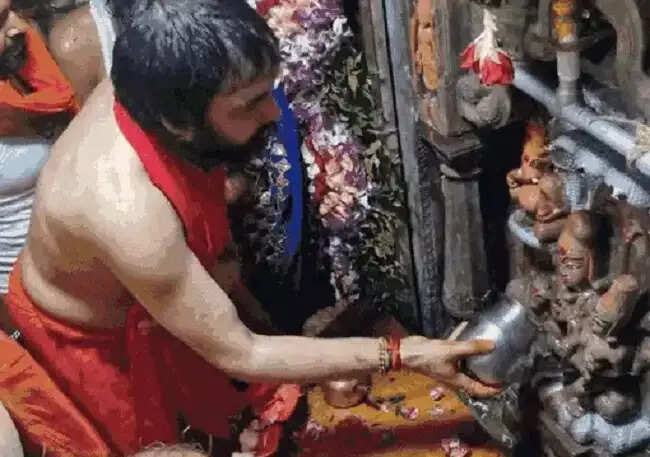 मप्र के उज्जैन में नागपंचमी पर मध्यरात्रि को खुले नागचंद्रेश्वर मंदिर के पट, लगातार 24 घंटे होंगे दर्शन
