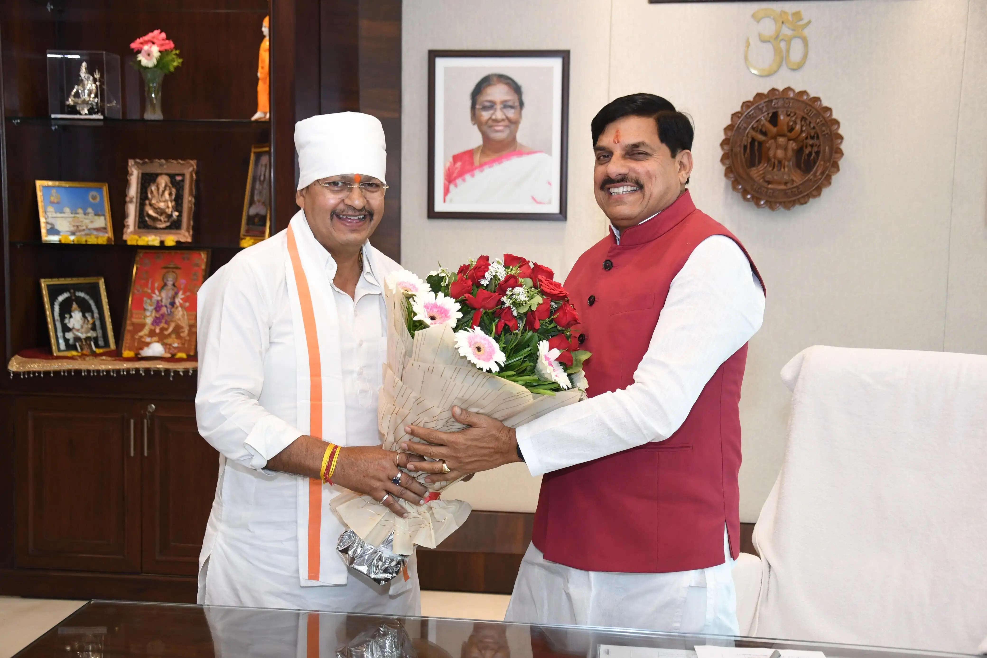 सागरः विधायक शैलेंद्र जैन ने मुख्यमंत्री से भेंट कर शिक्षक पात्रता परीक्षा नियम पर पुनर्विचार की मांग की