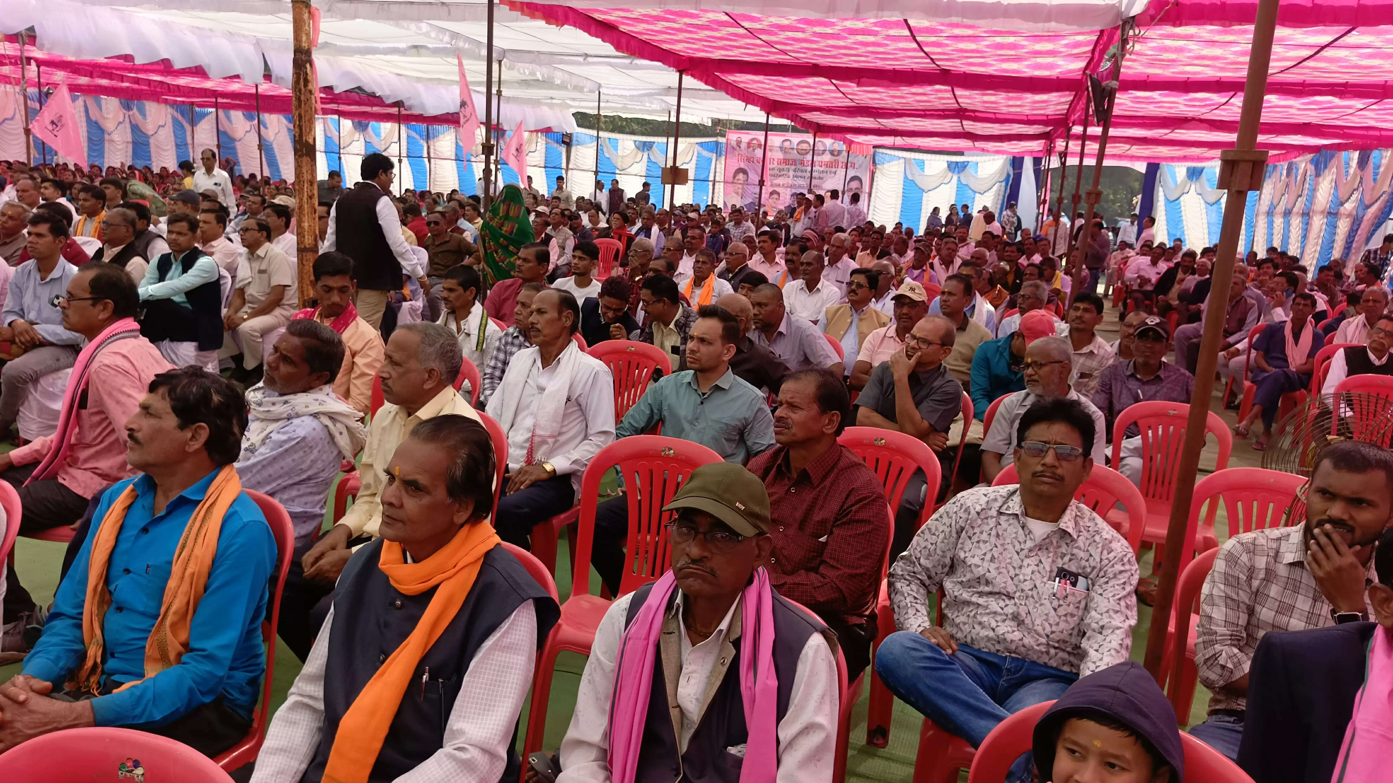 सिन्हा समाज मेहनतकश और संस्कारी समाज है : टंकराम वर्मा