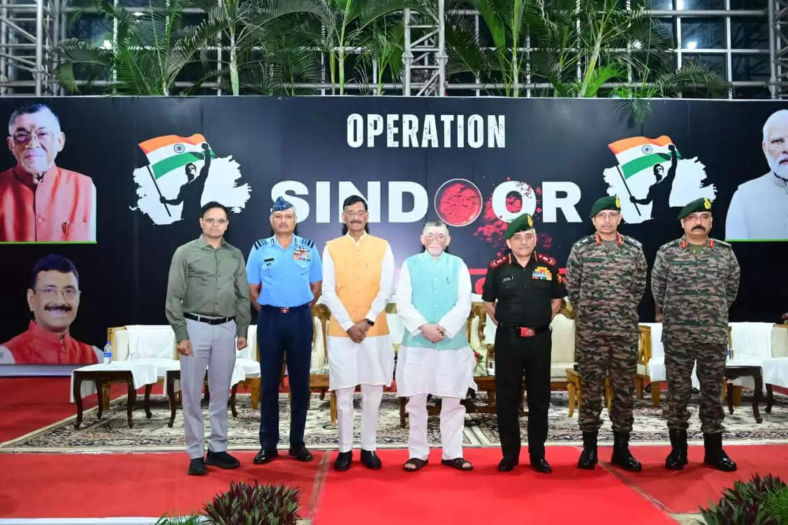 बच्चों से संवाद में बोले राज्यपाल, बनें अच्छे इंसान और सच्चे देशभक्त