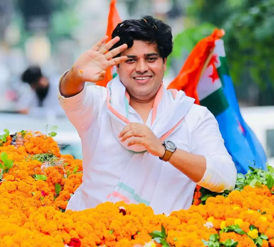 कांग्रेस सांसद इमरान प्रतापगढ़ी ने भाजपा व तृणमूल पर बाेला हमला, मालदा में किया रोड शो