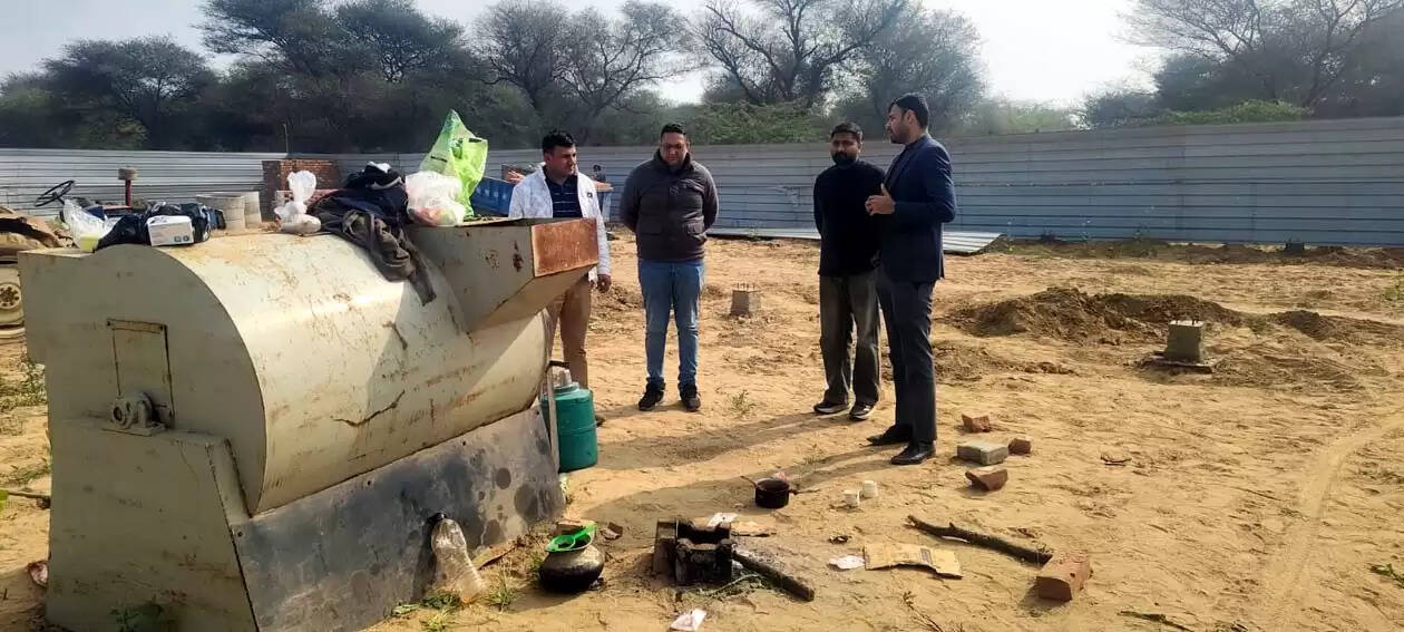 हिसार : बायो मेडिकल वेस्ट निस्तारण को विशेष स्वच्छता अधिकारी ने किया प्लांट का निरीक्षण