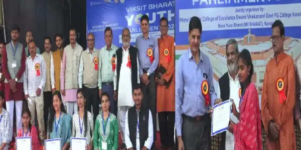 लोकतंत्र की रक्षा युवाओं का दायित्व : कैलाश सोनी ने ‘विकसित भारत युवा संसद’ में दिलाई आपातकाल की याद