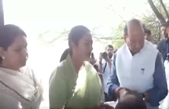 दिल्ली की मुख्यमंत्री ने इंद्रलोक से सिंघलपुर तक नजफगढ़ नाले का किया निरीक्षण