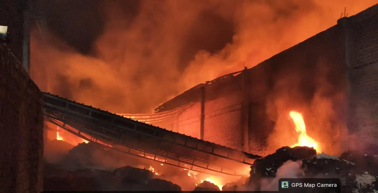 पानीपत: फैक्ट्री में भीषण आग से लाखों का नुकसान