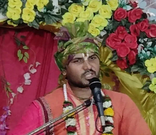 कंस वध प्रसंग सुन भावविभोर हुए श्रद्धालु, अहंकार त्यागने का दिया संदेश