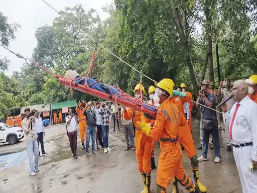 फरीदाबाद में भूकंप को लेकर प्रशासन ने किया मॉक ड्रिल