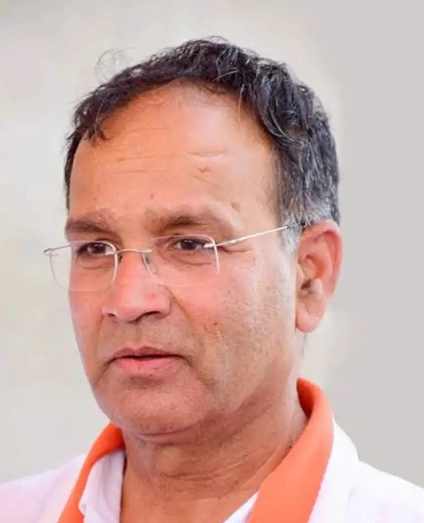 बीकानेर में शहर कांग्रेस अध्यक्ष मदनलाल मेघवाल की कार्यकर्ताओं ने पिटाई की