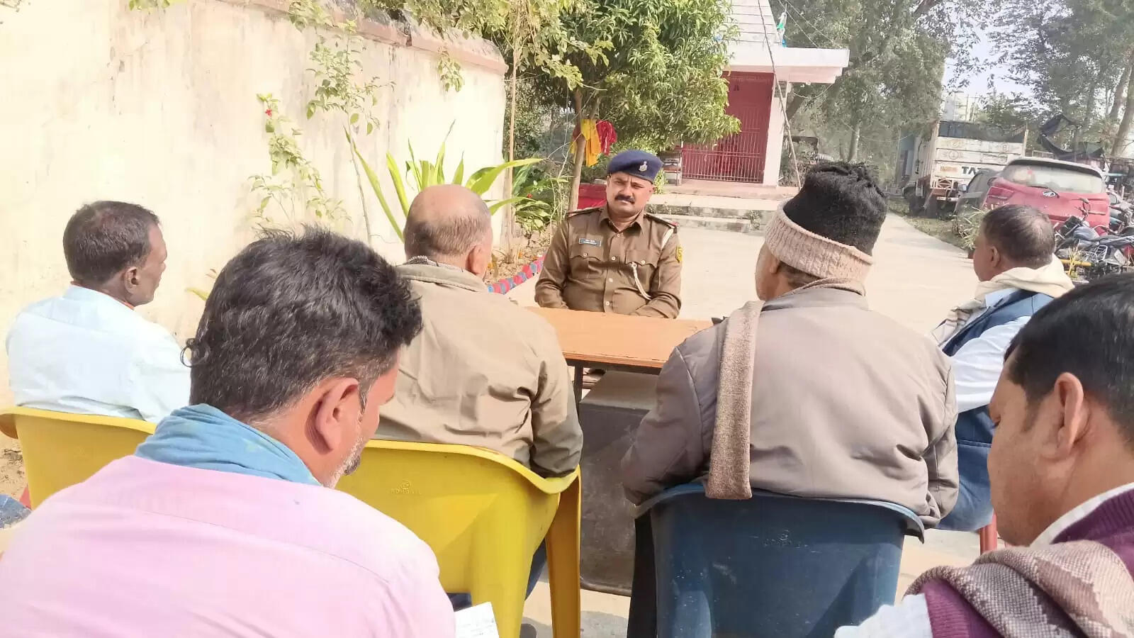थाना परिसर में शांति समिति की बैठक, डीजे और अश्लील गीतों पर पूर्ण प्रतिबंध