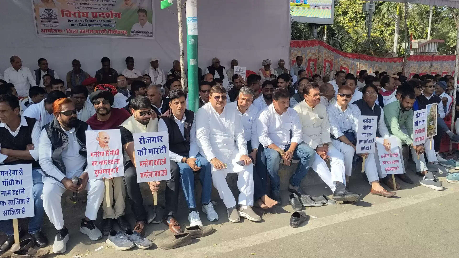 पूर्व सहकारिता मंत्री आंजना का आरोप, मनरेगा को बंद करने का षड्यंत्र रच रही सरकार