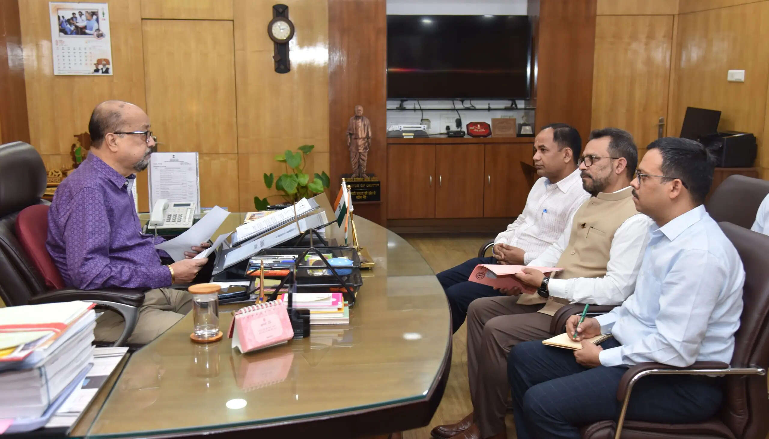 पेड़ों की सुरक्षा और संवर्धन पर समुचित ध्यान देने की आवश्यकता - राज्यपाल डेका