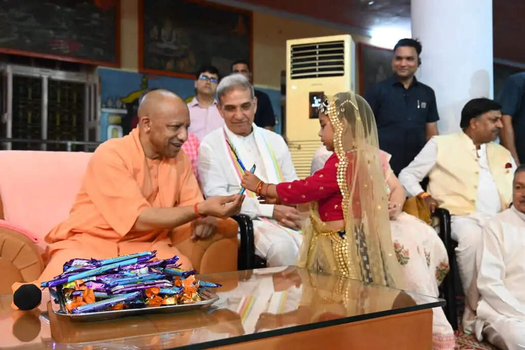 गोरक्षपीठ में मुख्यमंत्री योगी ने मनाया गोपाल का प्राकट्योत्सव