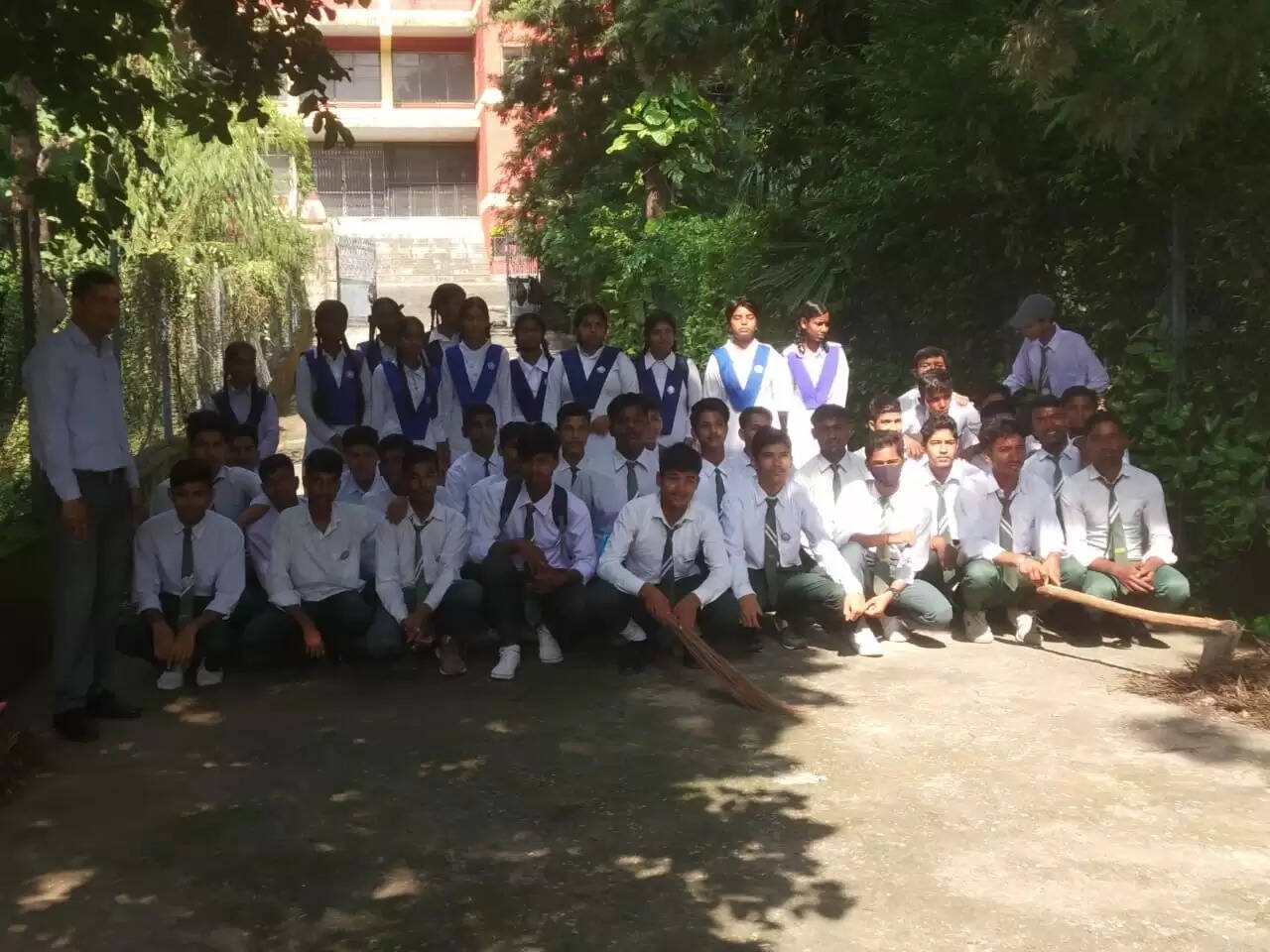 श्री भरत मंदिर इंटर कॉलेज में मनाया गया एनएसएस का स्थापना दिवस