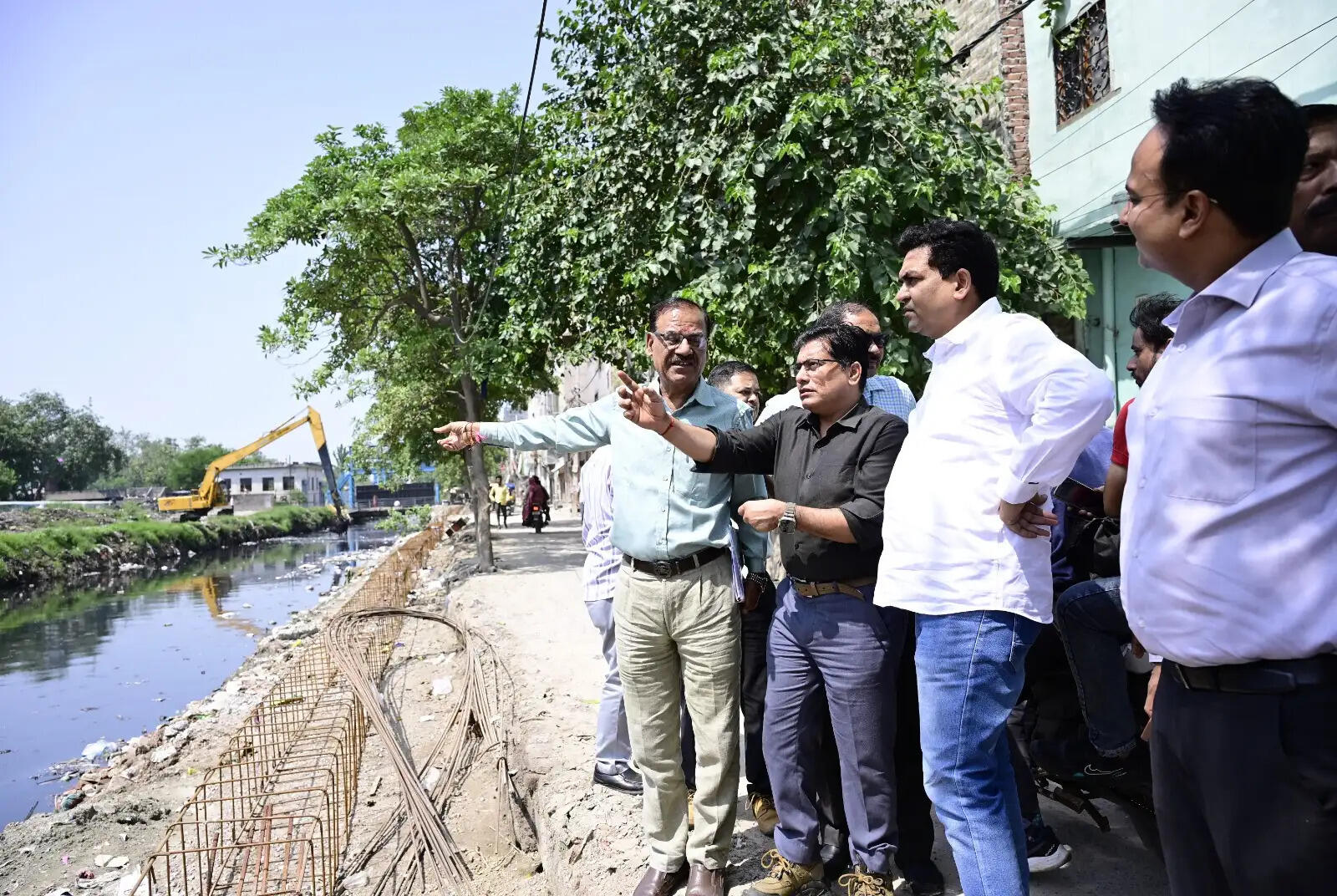 कपिल मिश्रा ने एस्केप ड्रेन वन, बिहारीपुर, बंड और गोकलपुर ड्रेन का किया निरीक्षण, अधिकारियों को दिए निर्देश