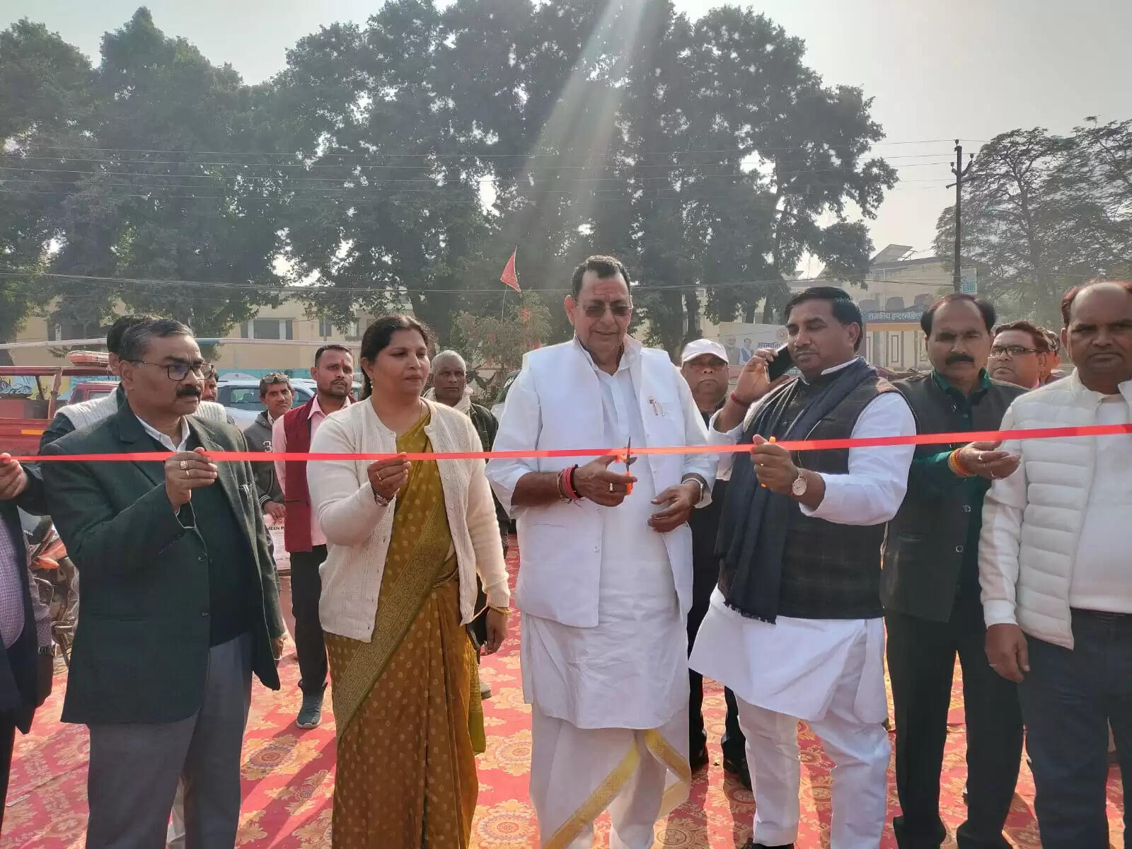 खादी एवं स्वावलंबन उत्सव का शुभारंभ, स्थानीय उत्पादों ने खींचा लोगों का ध्यान