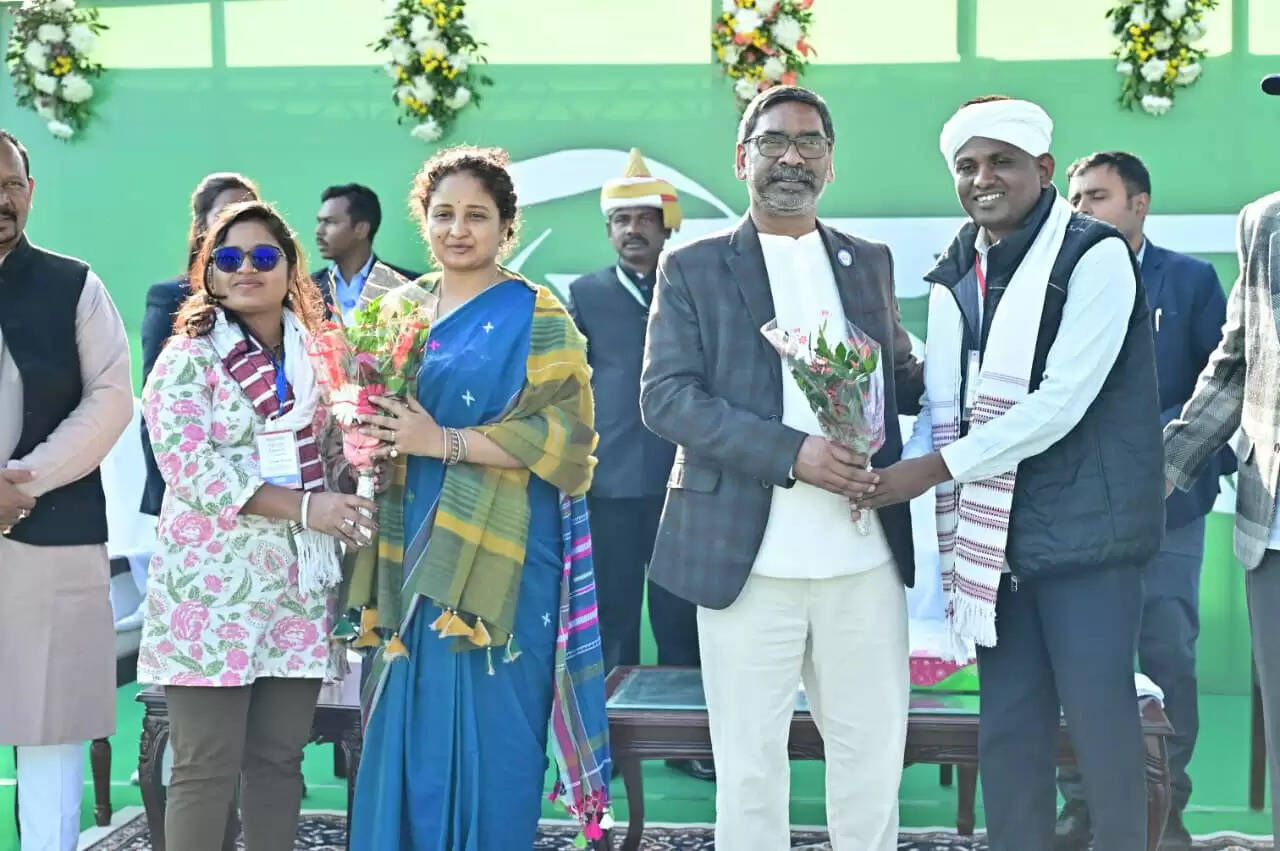 झारखंड की धरती वीरता, स्वाभिमान और संघर्ष की रही है प्रतीक : मुख्यमंत्री