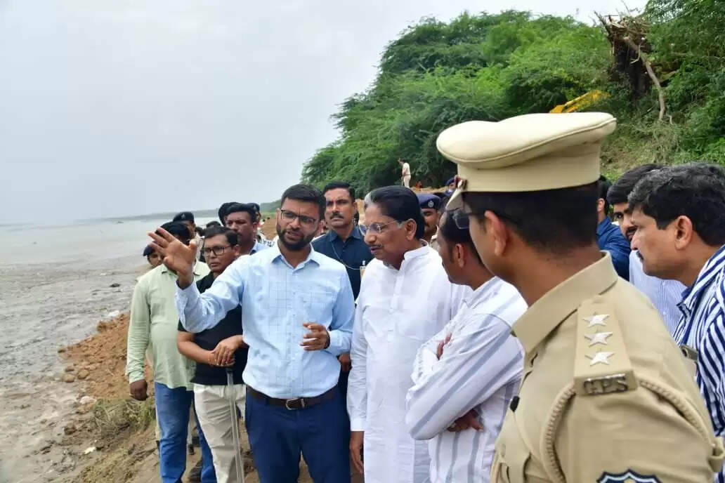 गंभीरा ब्रिज दुर्घटना: मृतकों की संख्या 21 पर पहुंची, स्वास्थ्य मंत्री ने किया घटनास्थल का दौरा