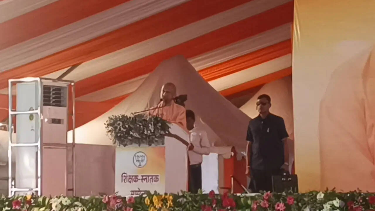 (अपडेट) सपा सरकार में शिक्षकों के पद खाली रहे, भर्ती आयोगों पर सैफई सिंडिकेट का कब्जा था : योगी आदित्यनाथ