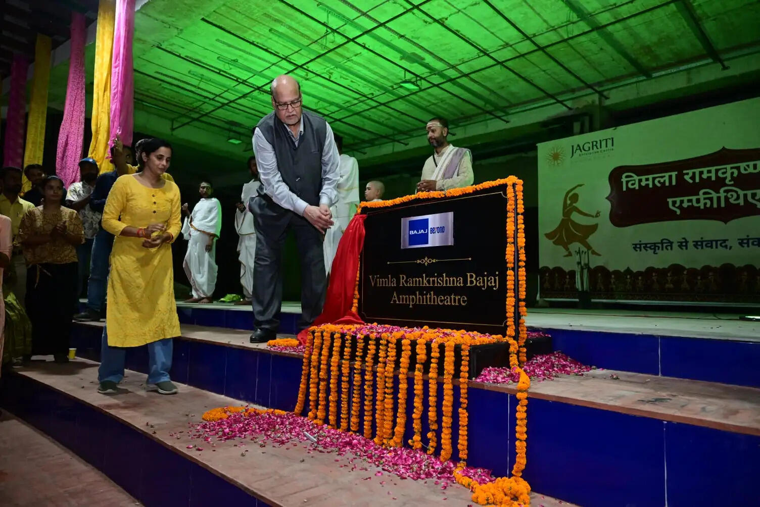 देवरिया में बरगद की छांव में गूंजे पूर्वांचल के सुर, 'पुरवईया' ने बांधा समां