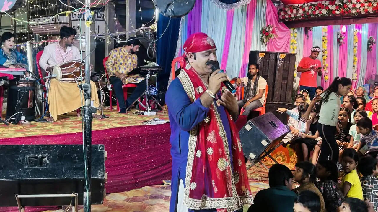 मीरजापुर: वैदिक मंत्रोच्चार के बीच सप्तसागर में हुआ गणपति प्रतिमा का विसर्जन