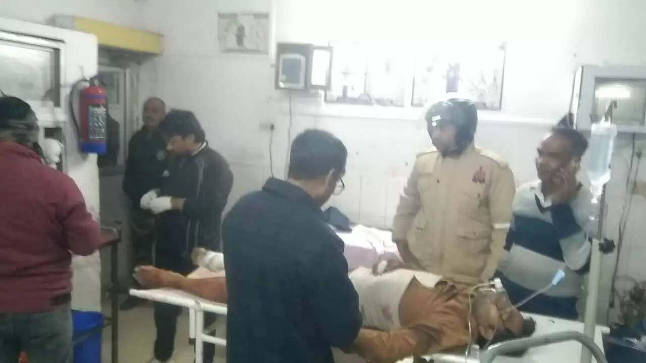 ट्रक की चपेट में आने से युवक की मौत