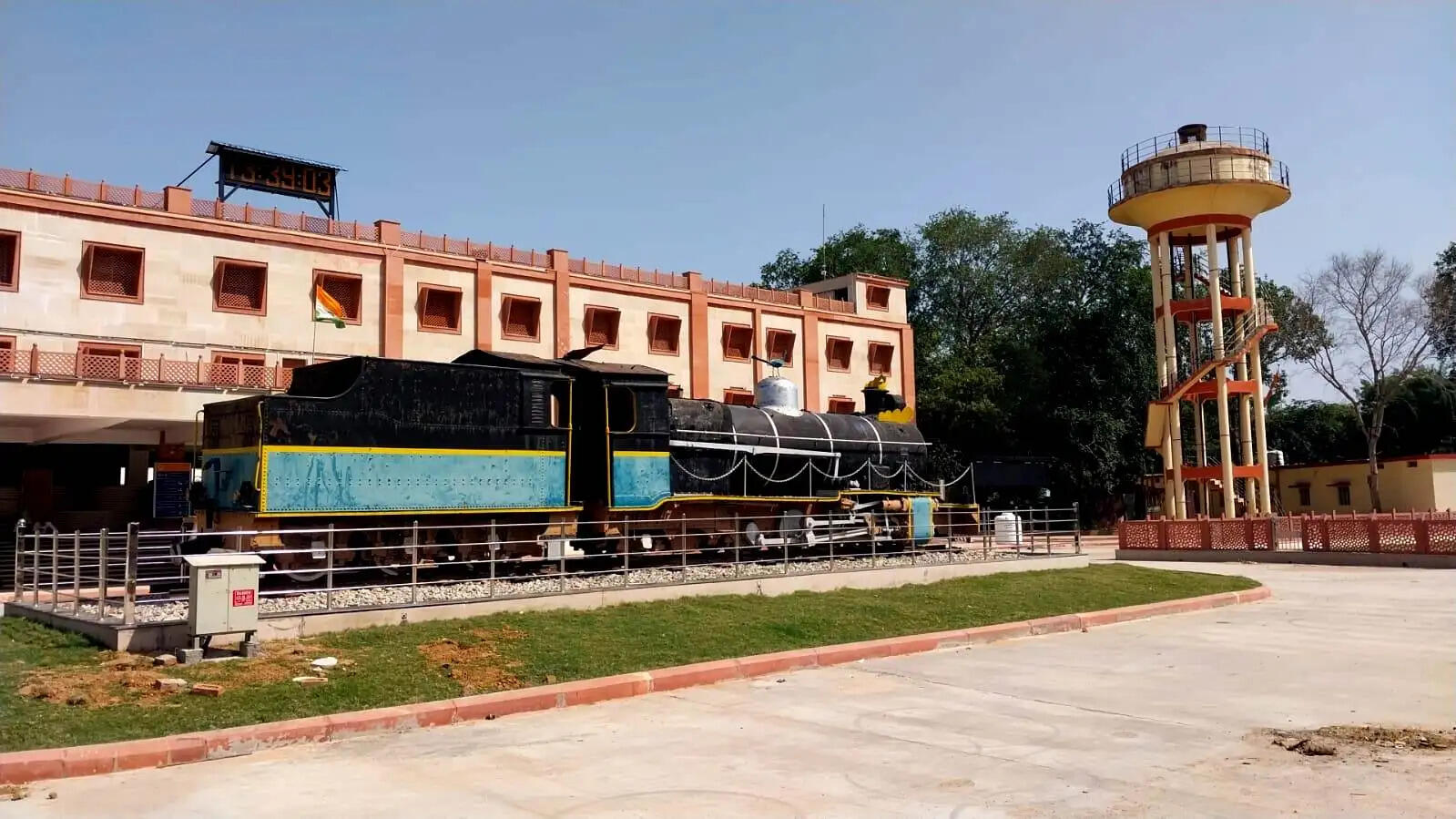 अमृत भारत स्टेशन योजना के तहत धौलपुर स्टेशन का हो रहा कायाकल्प