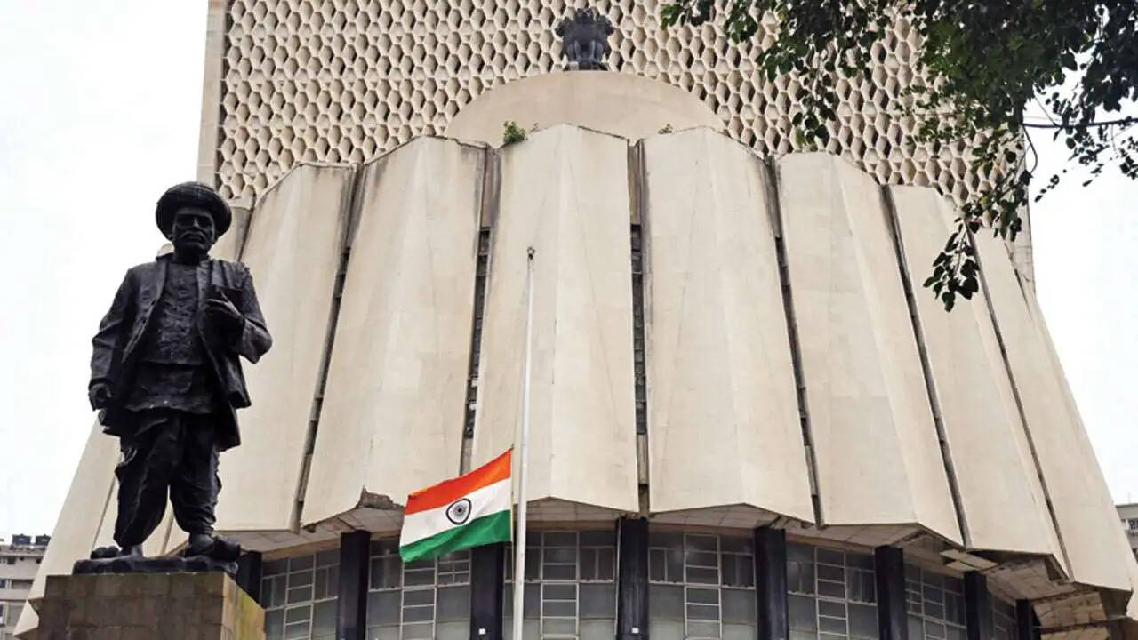 महाराष्ट्र विधान परिषद में दस नवनिर्वाचित सदस्यों ने ली शपथ