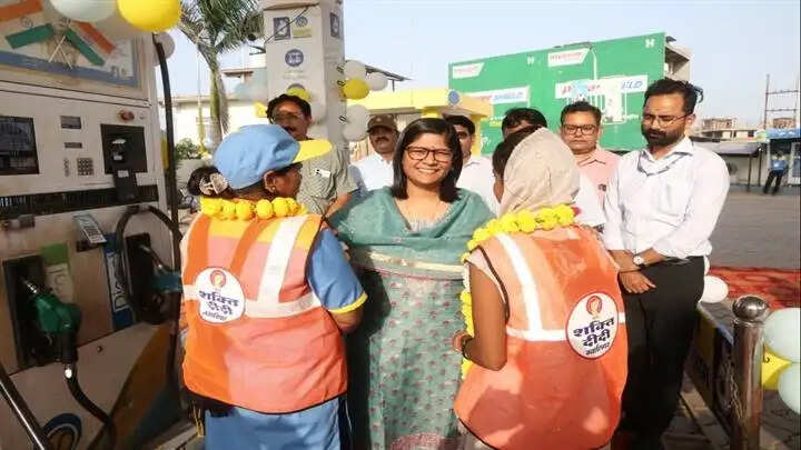 ग्वालियरः जिले की पाँच और जरूरतमंद महिलाओं ने शक्ति दीदी बनकर थामा आत्मनिर्भरता का हाथ