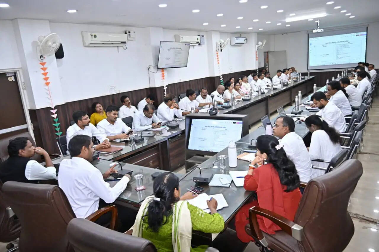 समय-सीमा बैठक में योजनाओं की समीक्षा, ‘सुशासन तिहार 2026’ की तैयारियों पर जोर