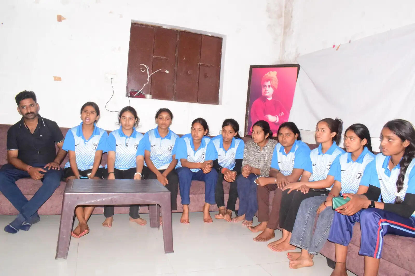 बुवि : खेल अधिकारी की लापरवाही से छात्रा खिलाड़ियों की छूटी ट्रेन, राष्ट्रीय प्रतियोगिता में सहभागिता पर संकट