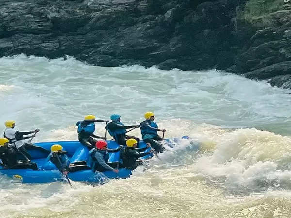 भारतीय सेना का व्हाइट वाटर राफ्टिंग अभियान, सेवा और समर्पण की झलक