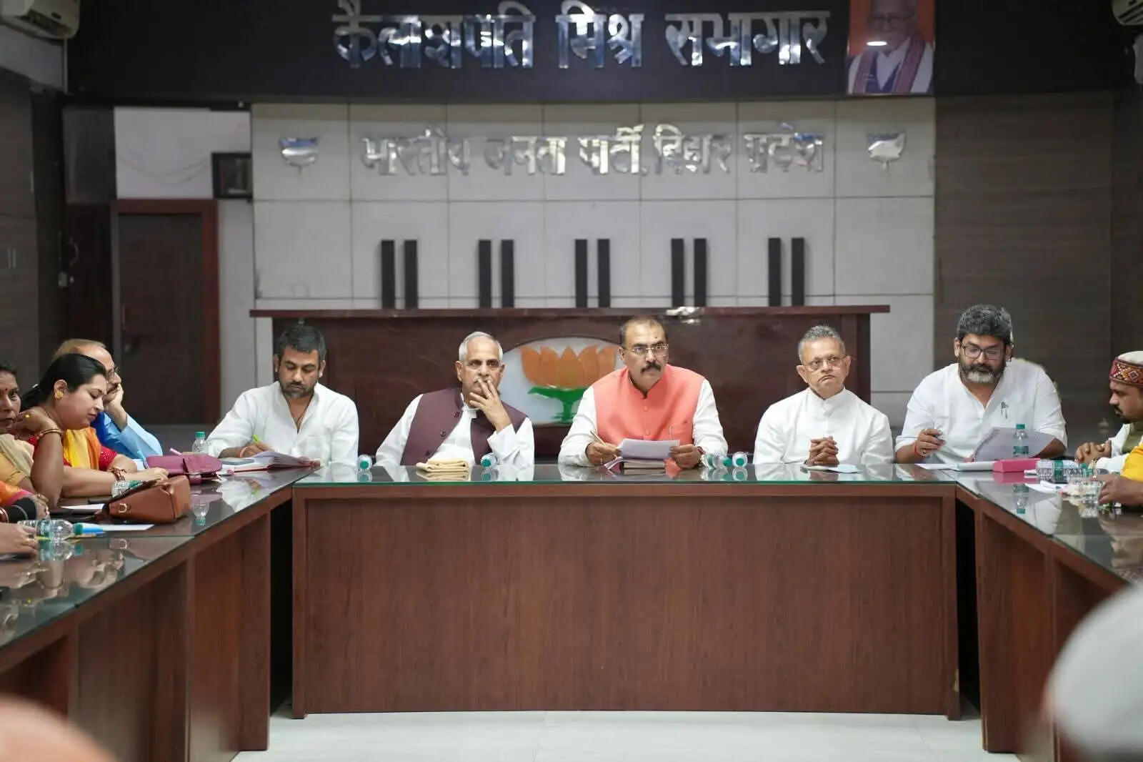 बिहार भाजपा प्रदेश अध्यक्ष संजय सरावगी ने की प्रवक्ताओं, पदाधिकारियों के साथ बैठक