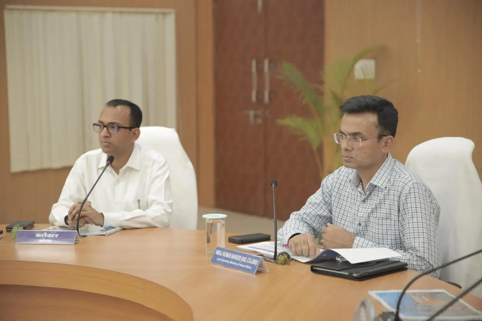 कोरबा को आकांक्षी जिले की श्रेणी से बाहर निकालने की दिशा में कार्य करें अधिकारी- नीरज बंसोड़