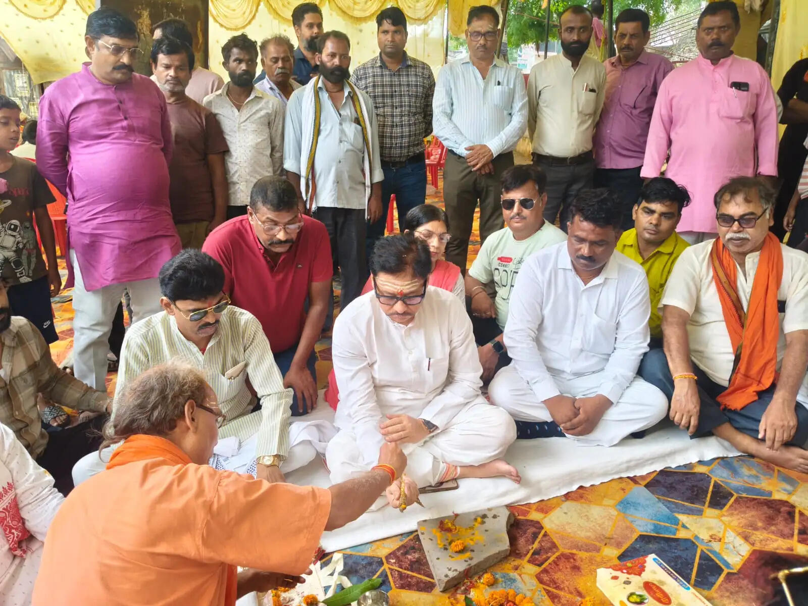 चुनारः&nbsp;रेलवे फाटक से तहसील तक दौड़ेगा विकास, 34 करोड़ की सड़क परियोजना का शुभारंभ