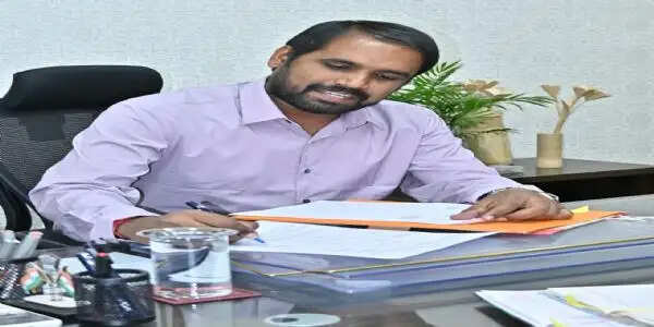 जिले में 20 वें कलेक्टर के तौर पर अबिनाश मिश्रा ने किया पदभार ग्रहण