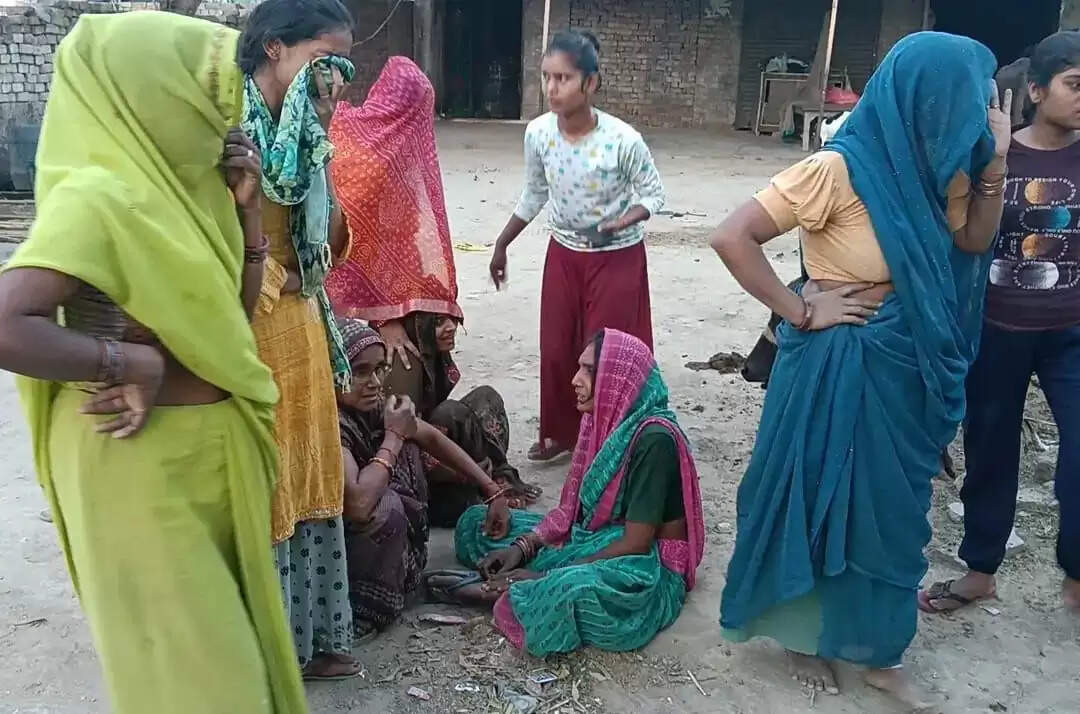 सड़क पार करते समय बच्ची को टैंकर ने कुचला, मौत