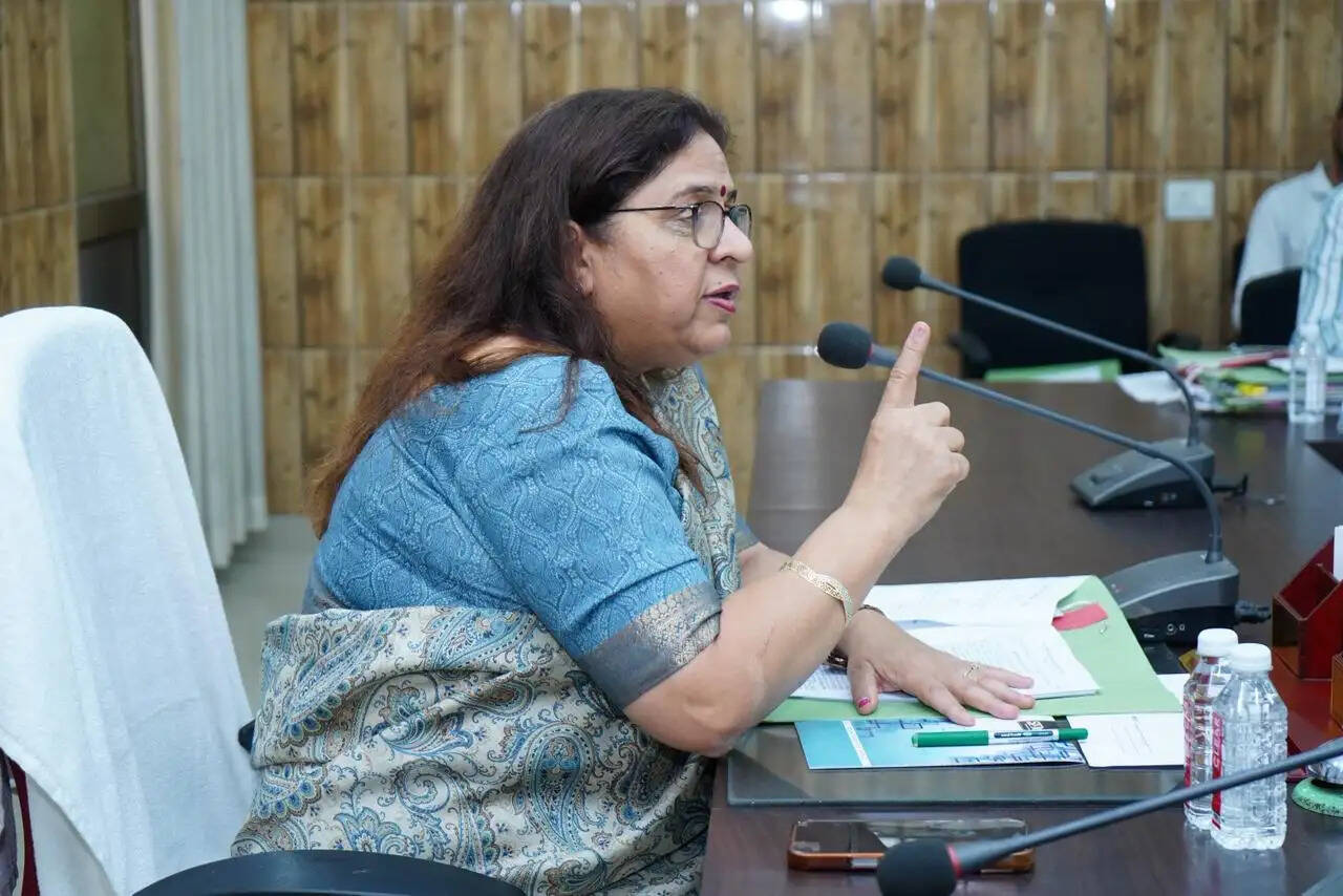 गोरखपुर विश्वविद्यालय की कार्य परिषद की बैठक संपन्न, महत्वपूर्ण प्रस्तावों को मिली स्वीकृति